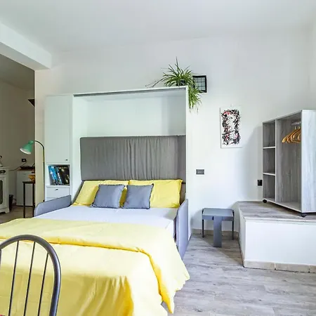Parking & Garden - Self Ck-in & Access Apartment Como
